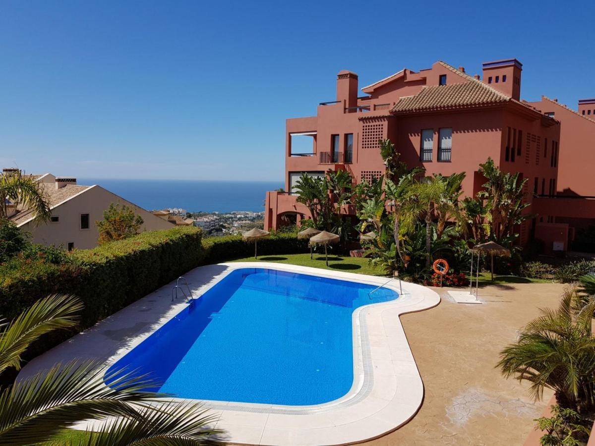 Calahonda Luxury Apartment With A Stunning Sea View Mijas Esterno foto