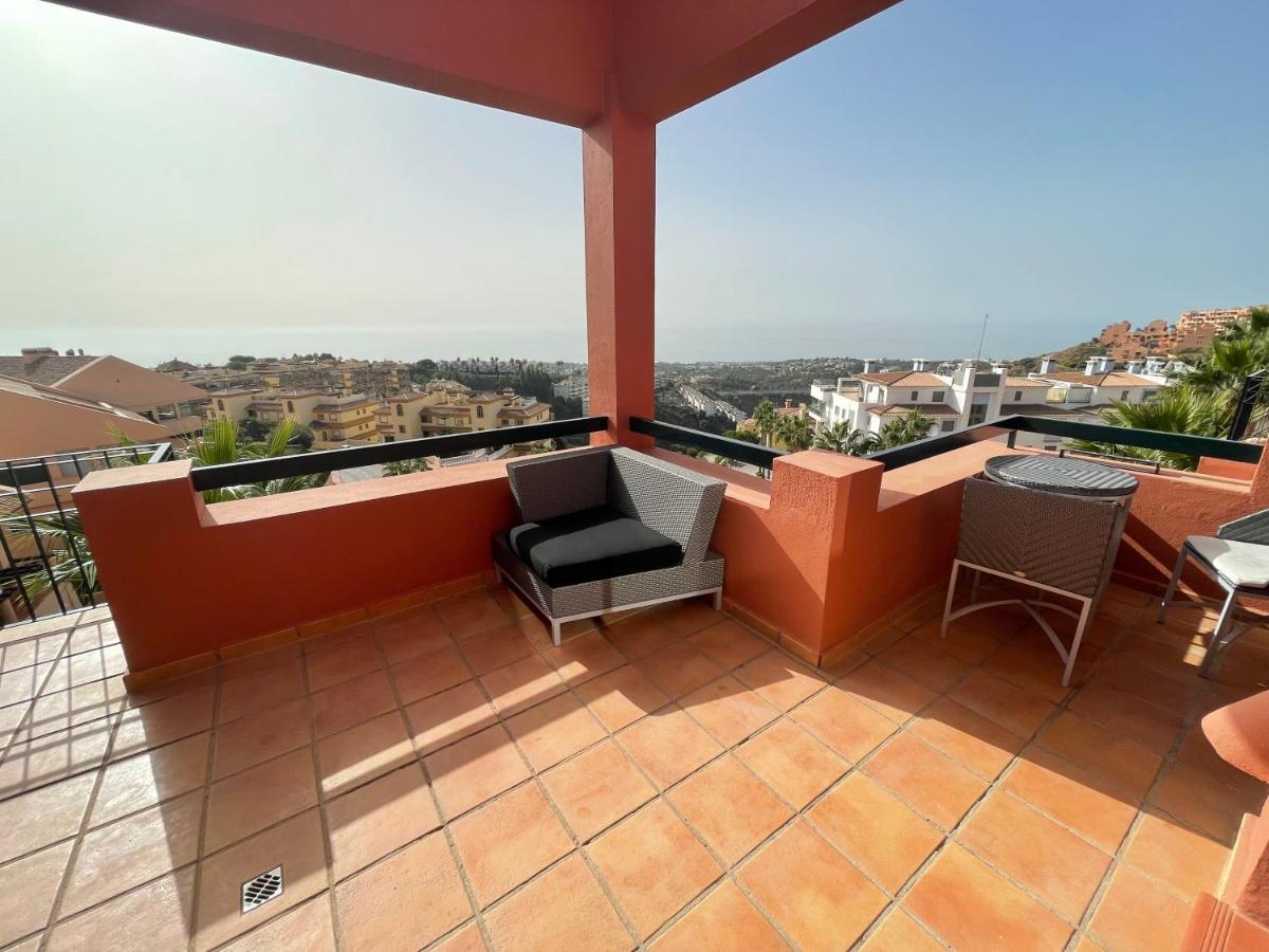 Calahonda Luxury Apartment With A Stunning Sea View Mijas Esterno foto